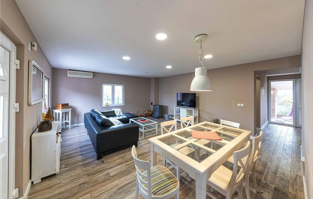 Amazing Home in Vinisce With 4 Bedrooms and Wifi
