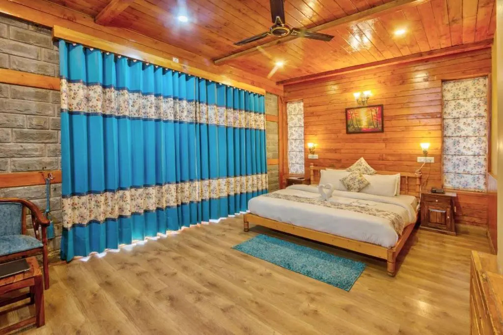 8fold by Larisa, Jibhi