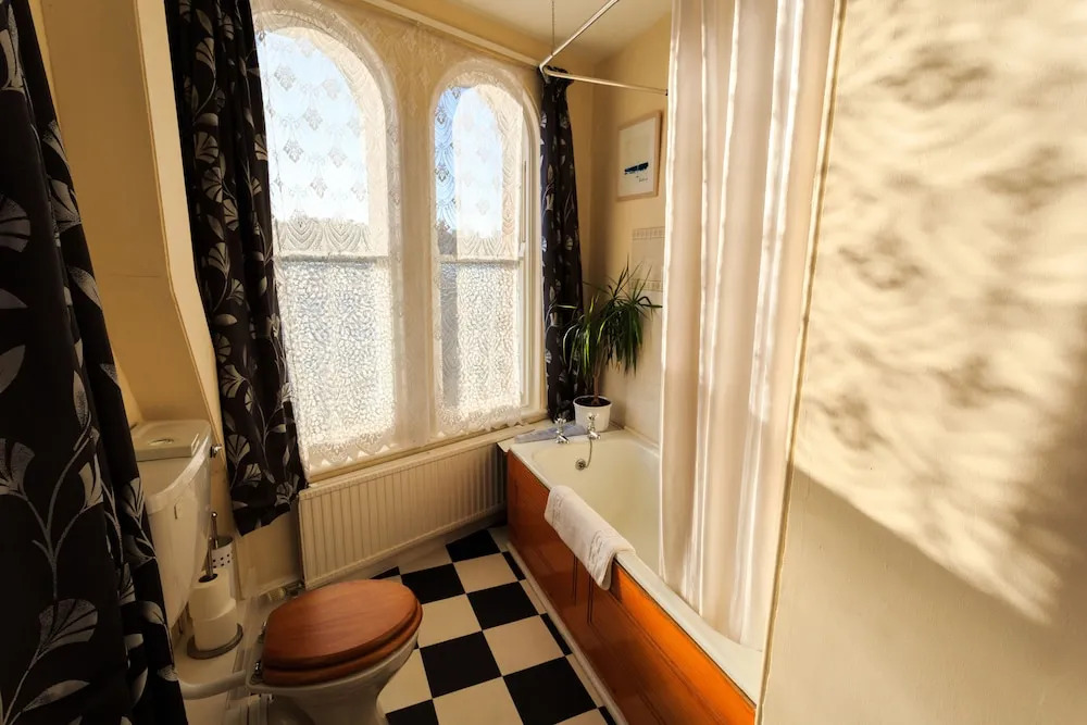 Bridge Guest House