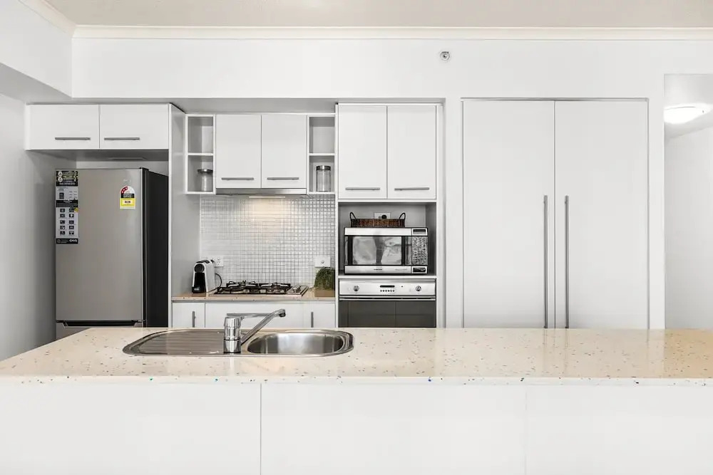 1-bed Brisbane City Centre With Pool, BBQ & Gym