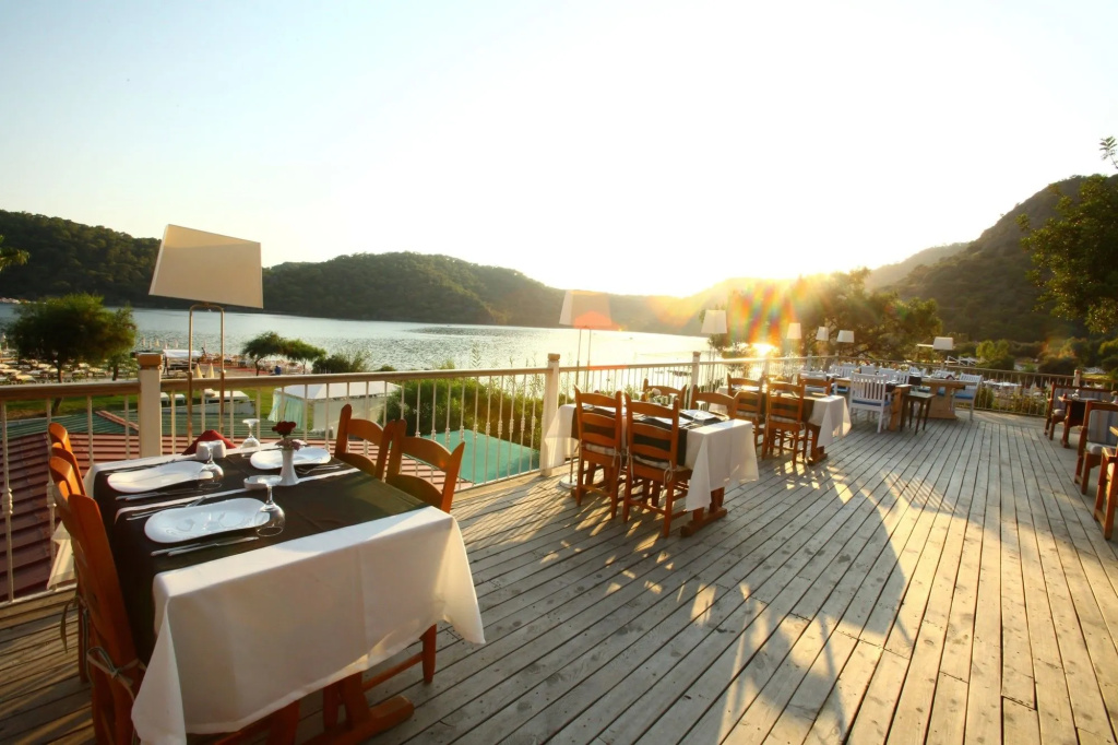 S3 Seahorse Beach Club