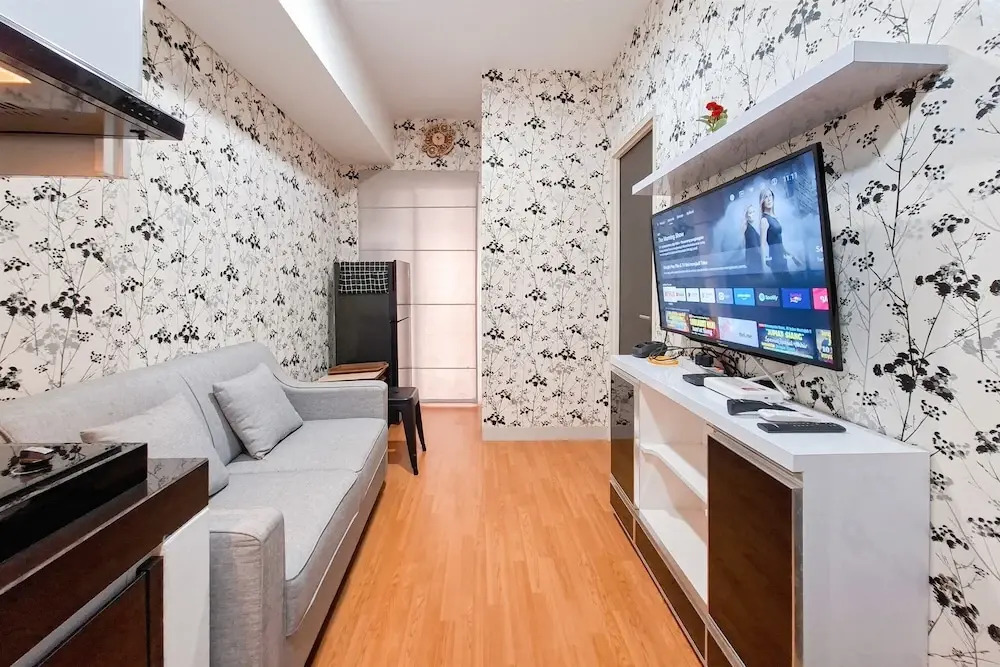 2Br Near Cisauk Station At Serpong Garden Apartment