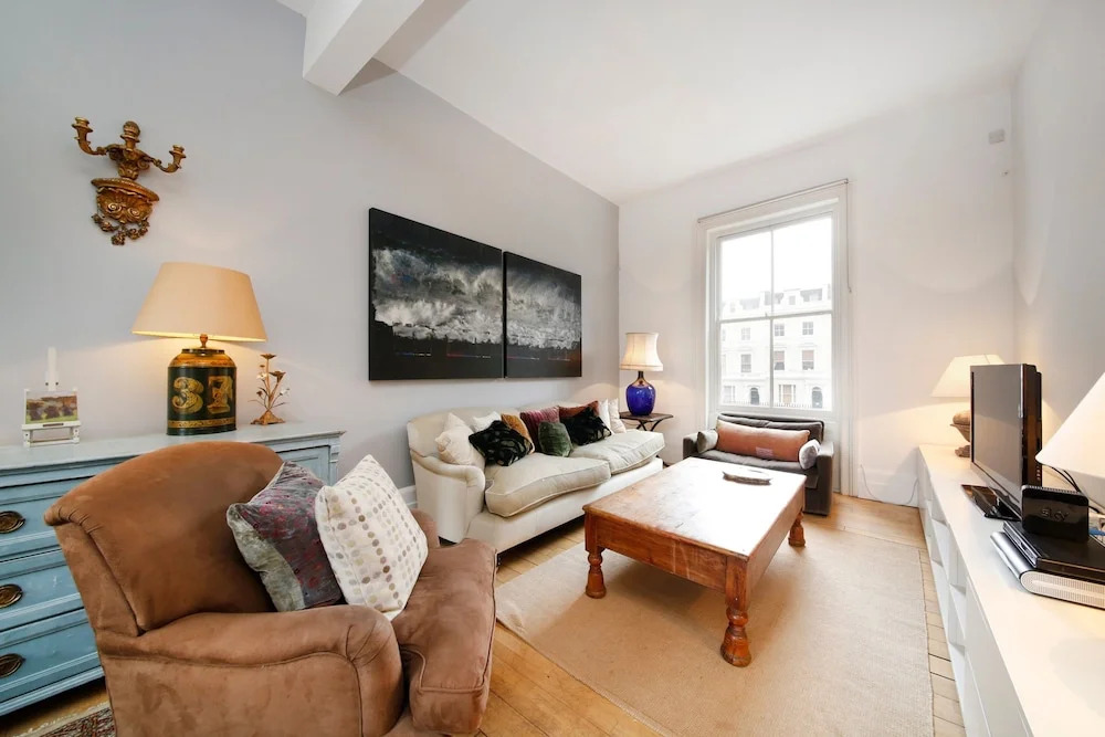 3 Bedroom Notting Hill House With Balcony
