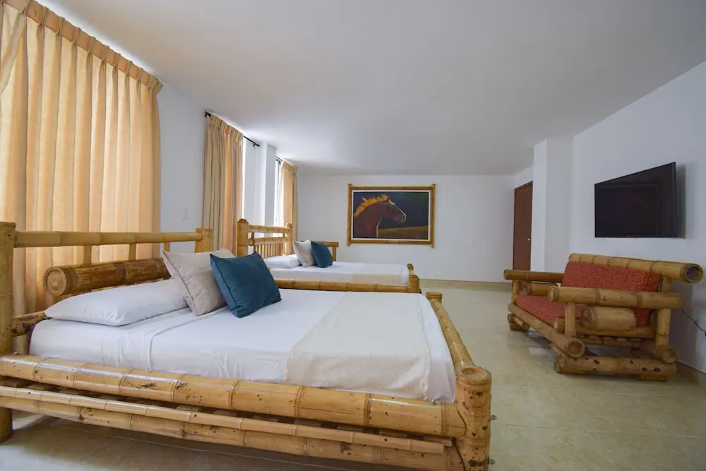 Hotel Toledo Plaza