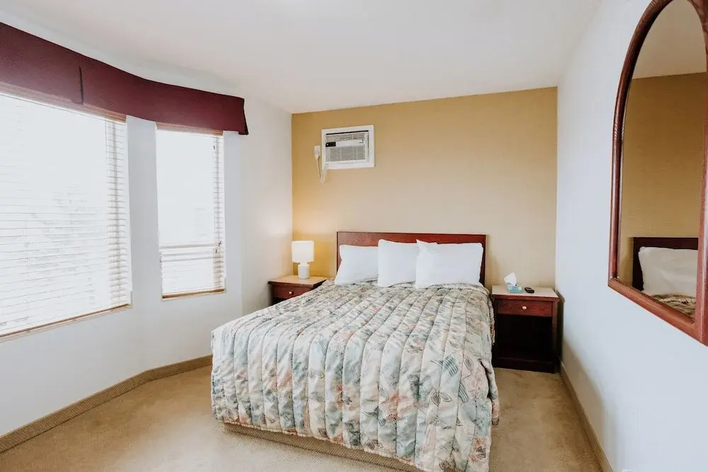 Western Budget Plus Mosaic Suites