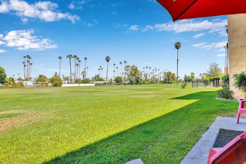 Relaxing Palm Springs Condo With Pool Access