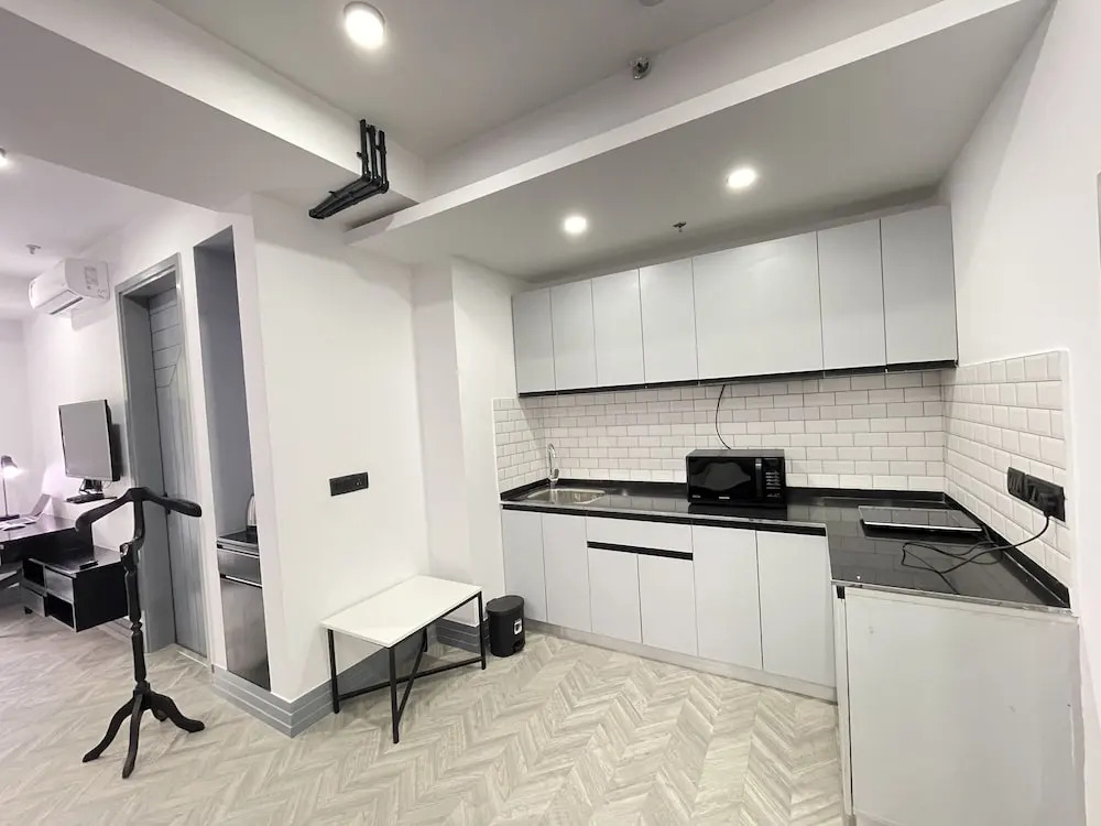 BedChambers Aparthotels - DLF Cyber City
