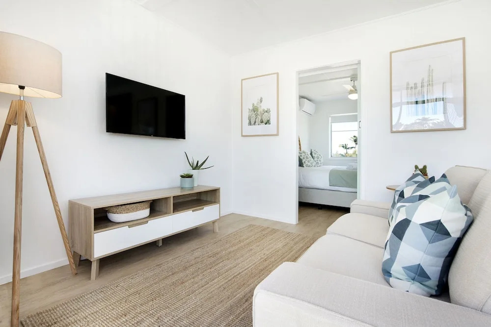 Ventura Beach Motel - 1 Bedroom Unit 9