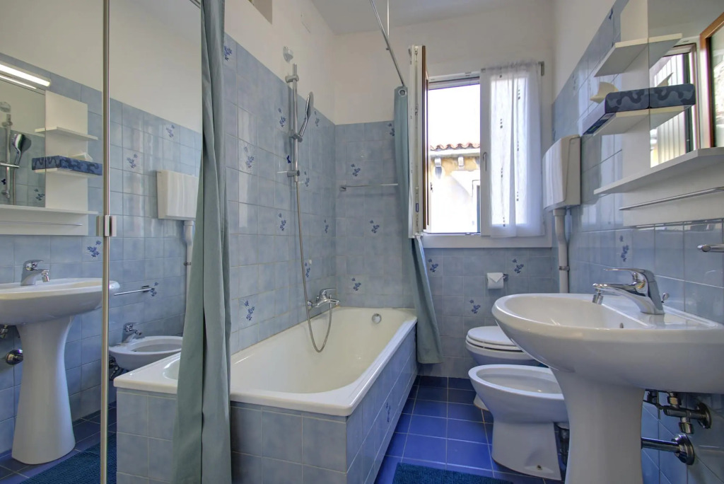 RIALTO MARKET NEW 5pax 3bed 2bath Wifi PowerAircnd