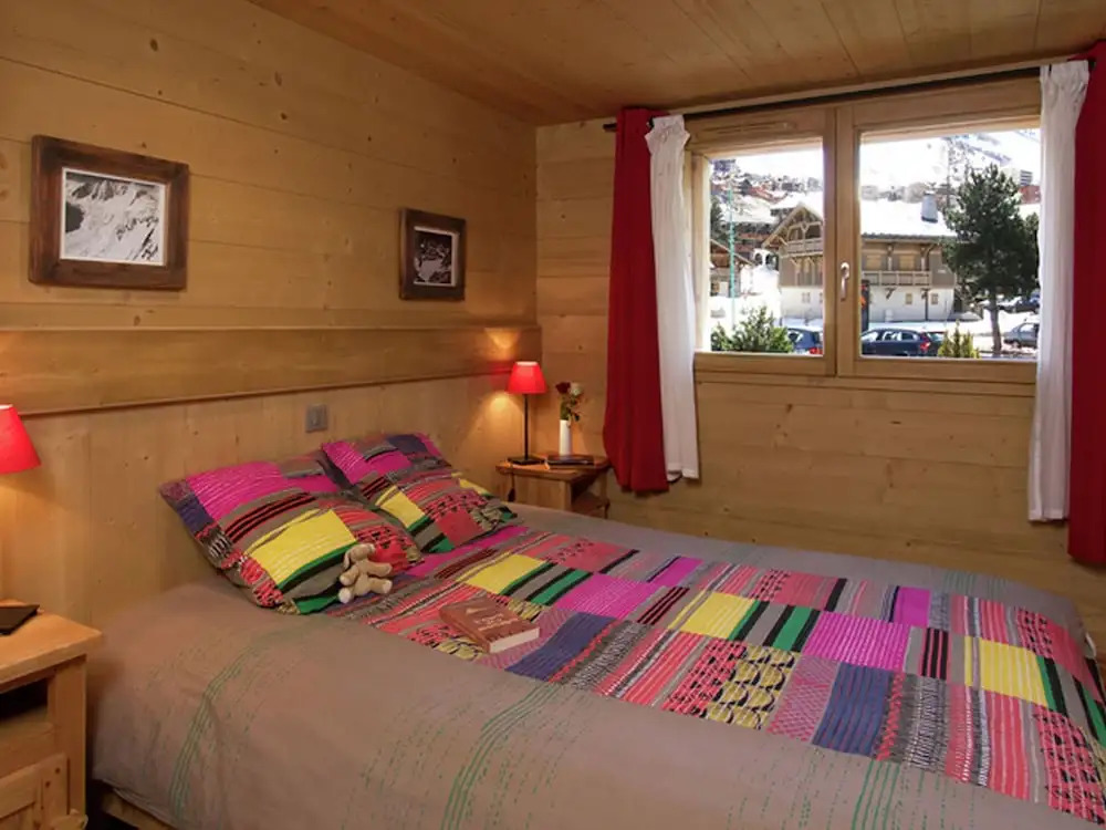 Chalet in Les 2 Alpes Near Ski Piste