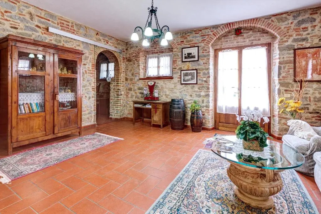 The Estate 1760 - Holiday in Cortona