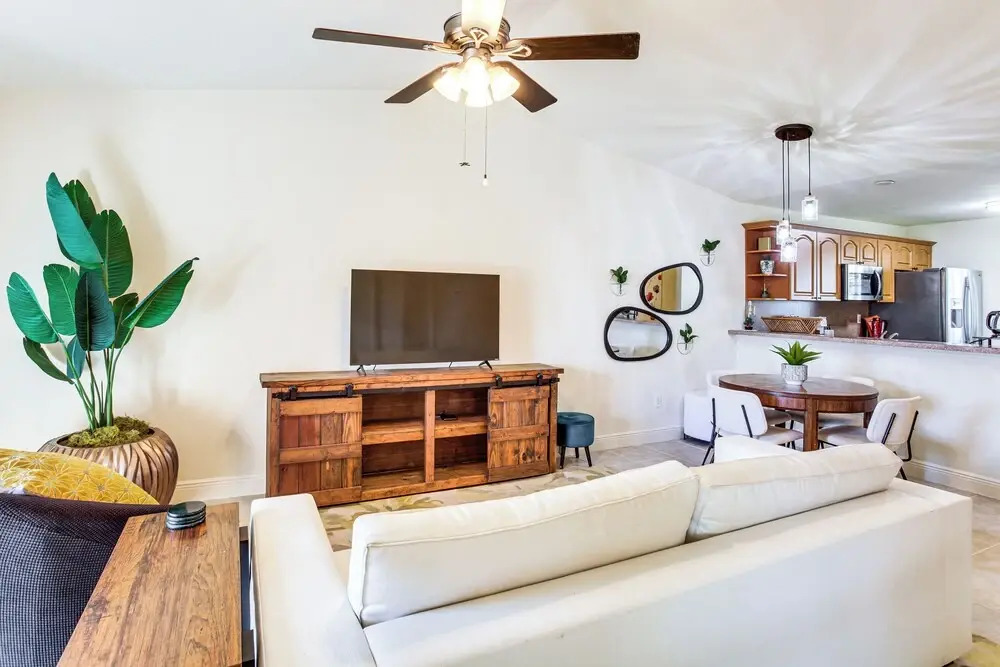Golf Getaway: Cape Coral Condo 1 Mi to River!