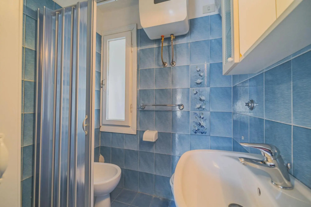 Casa Pareti 30 meters from the sea with parking space-CASA SUL MARE A PARETI