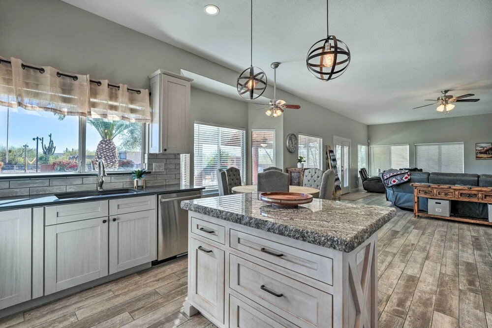 Hot Tub, Game Room! North Phoenix Desert Gem