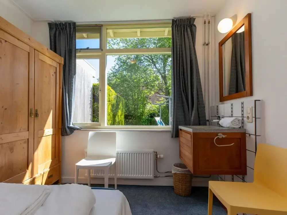 Bungalow Near Dutch Beach With Garden