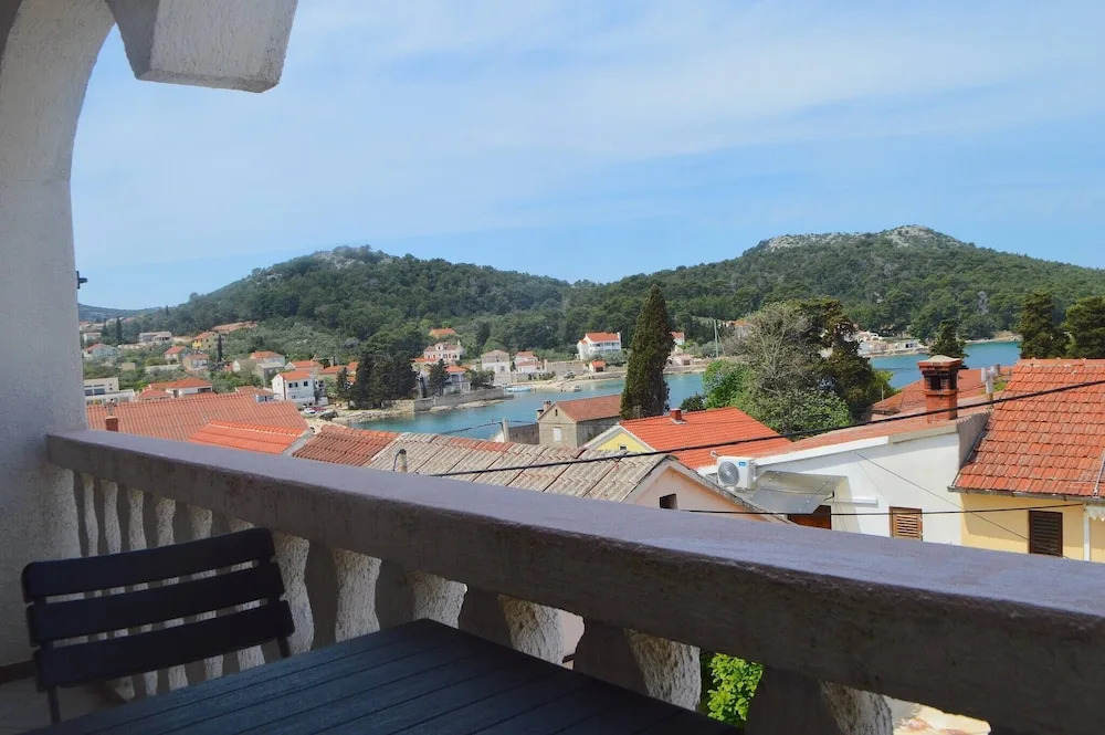 Charming Apartment Venilia Green