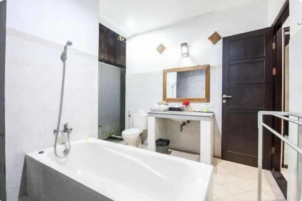 SMV . 5-BR · 5BR Pool Prime Area Walk to Beach N Shops Legian