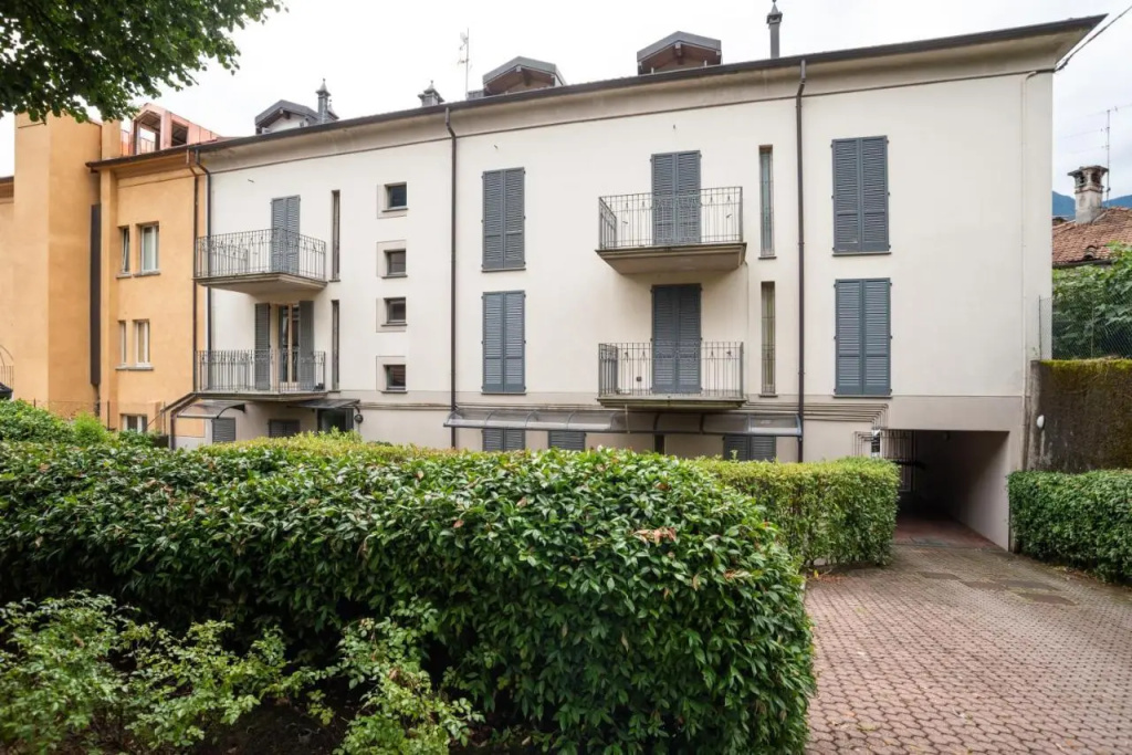 Guesthost - Ossuccio Apt with Ac, Balcony & Parking! (Adults Only)