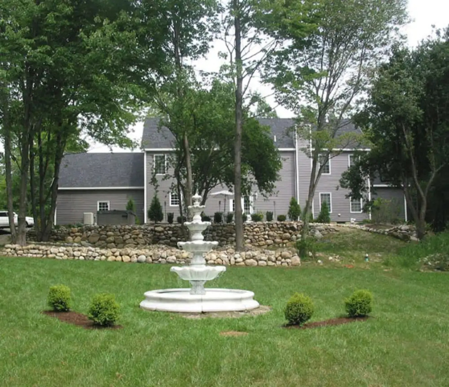 Silver Service Inn