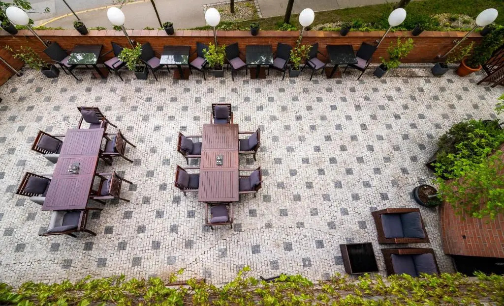 Expo Hotel