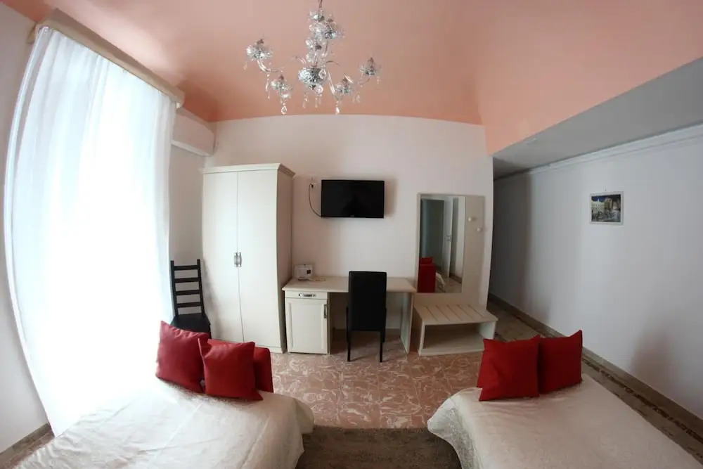 Gualtiero Camere & Suite