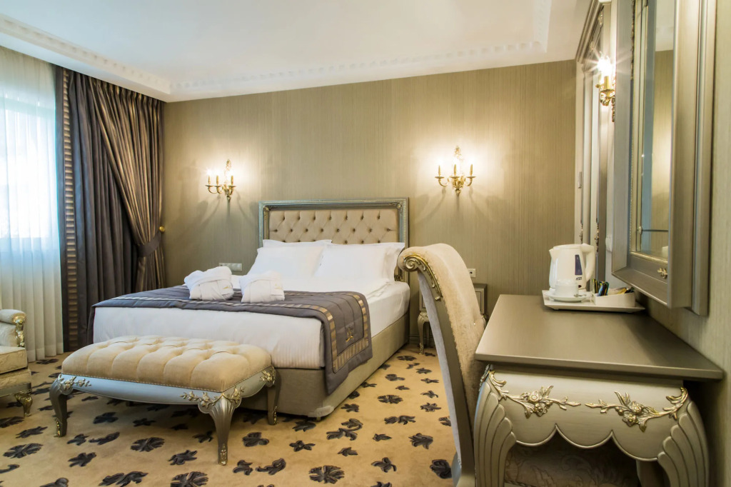 Cassiel Hotel