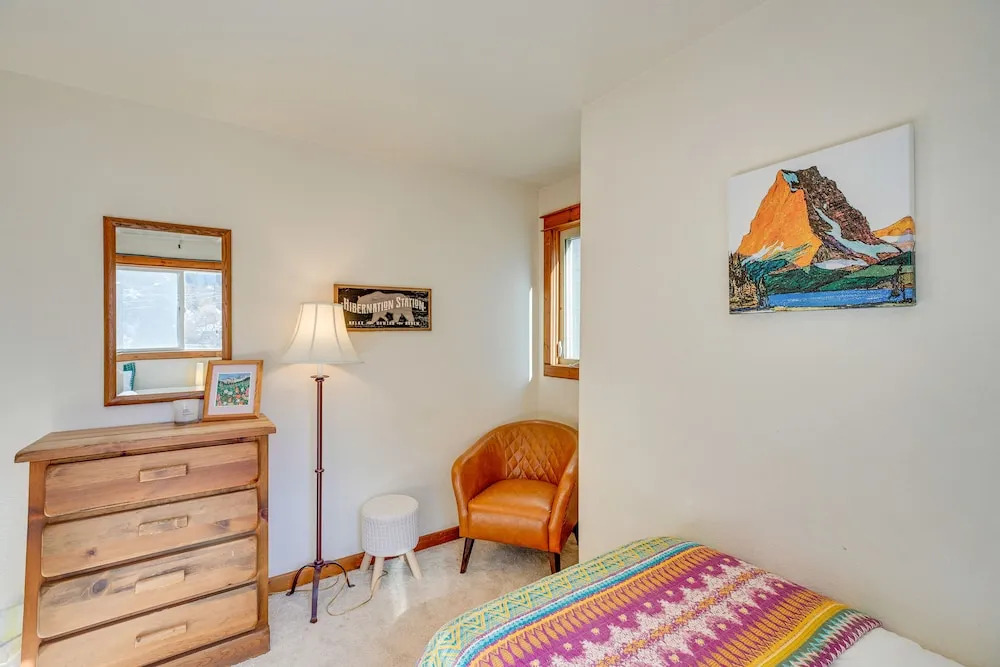 Spacious Ouray Townhome - Walk to Hot Springs!