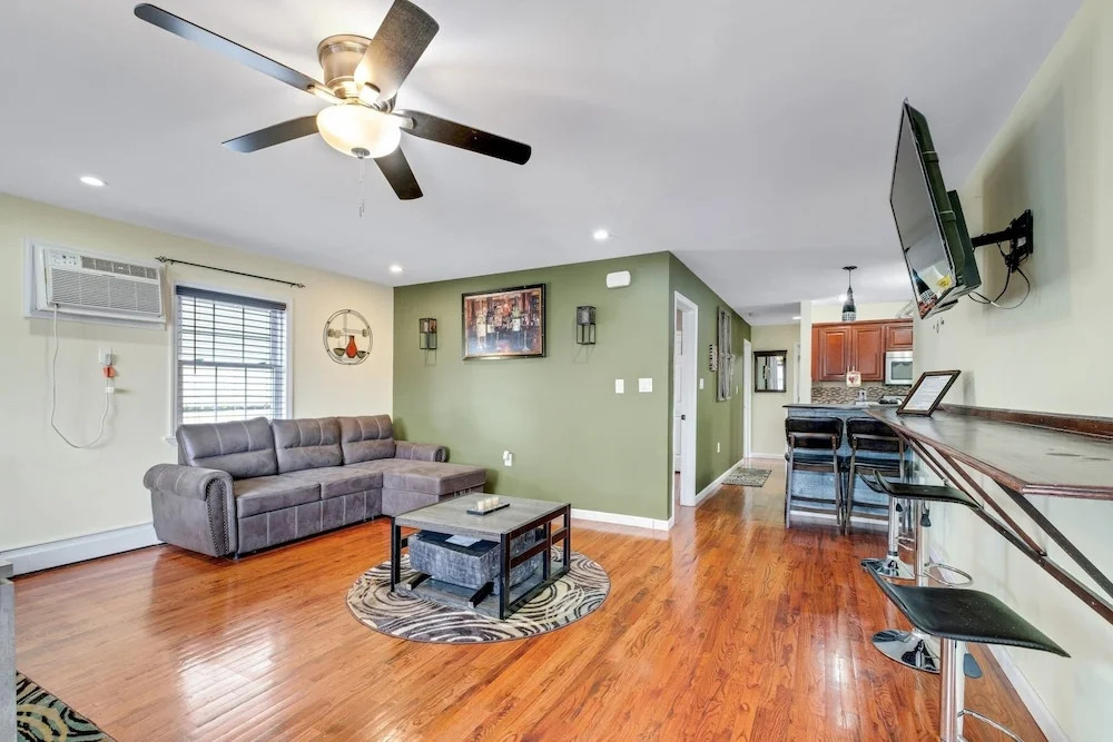 Modern Cozy 3br Home Just 10 Mins From Jfk! 3 Bedroom Residence by RedAwning
