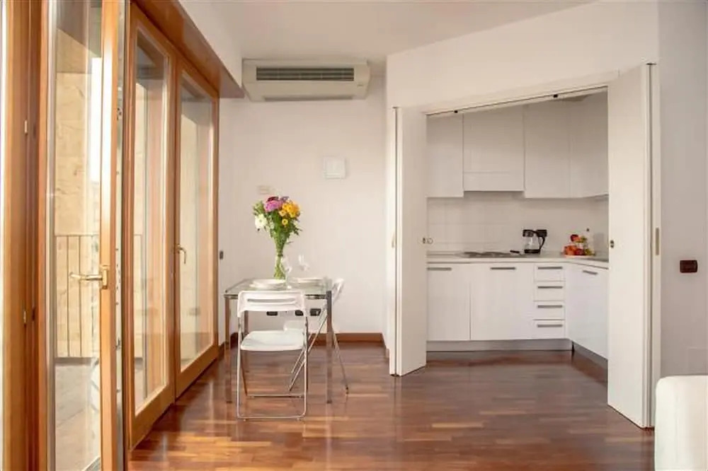 Bocconi Navigli Apartment With Terrace