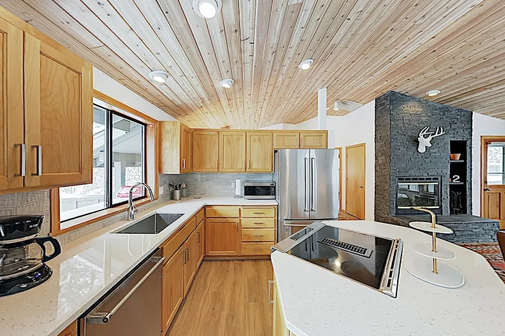 New Listing! Quiet W/ Hot Tub & Sharc Passes 3 Bedroom Home