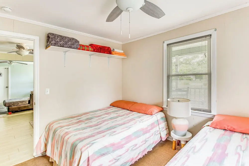 Charming Shallotte Home ~ 4 Mi to Ocean Isle Beach