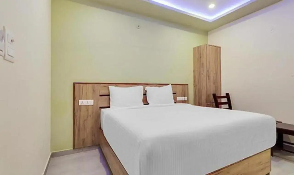 Townhouse OAK Hotel SVA