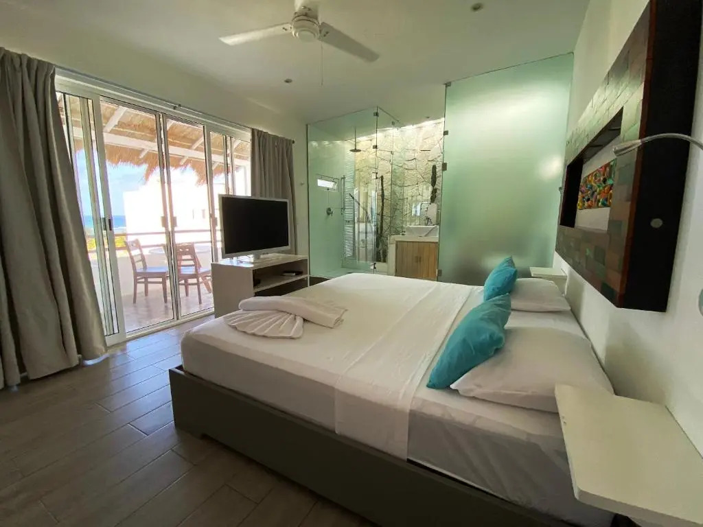 Anacapri Suite - 4th Floor Penthouse Beach Front