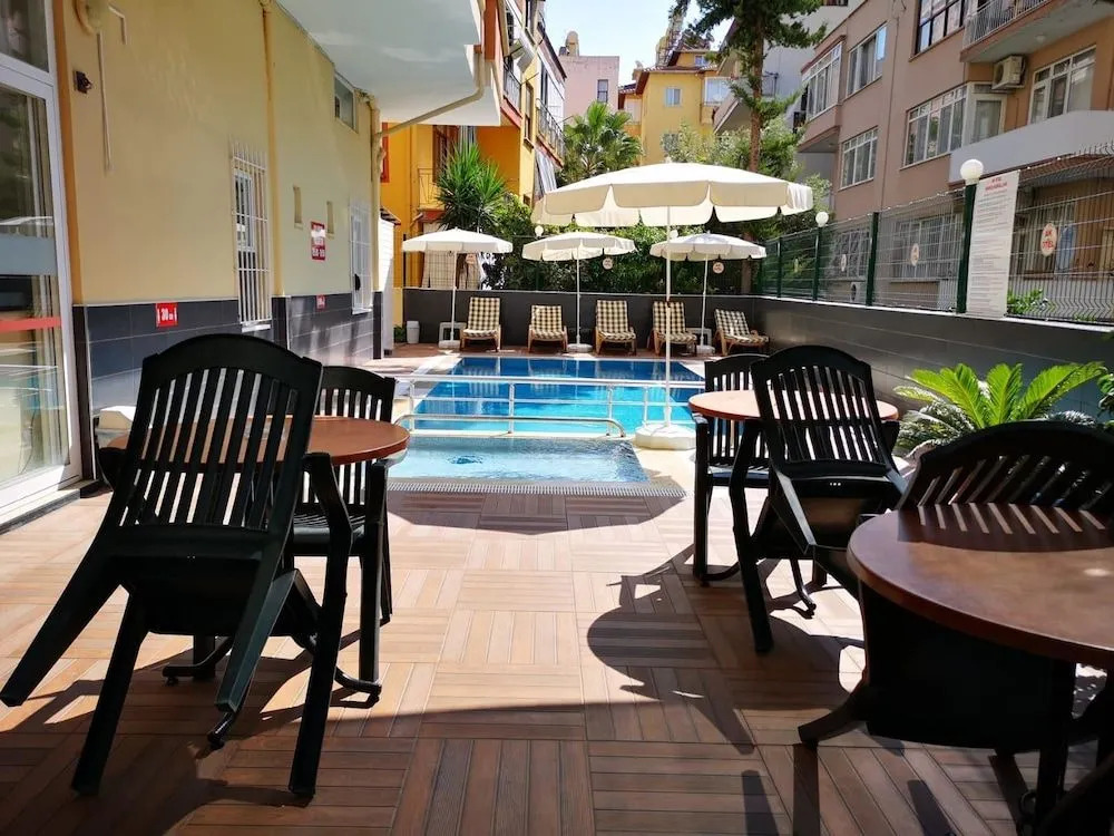 Ak Hotel