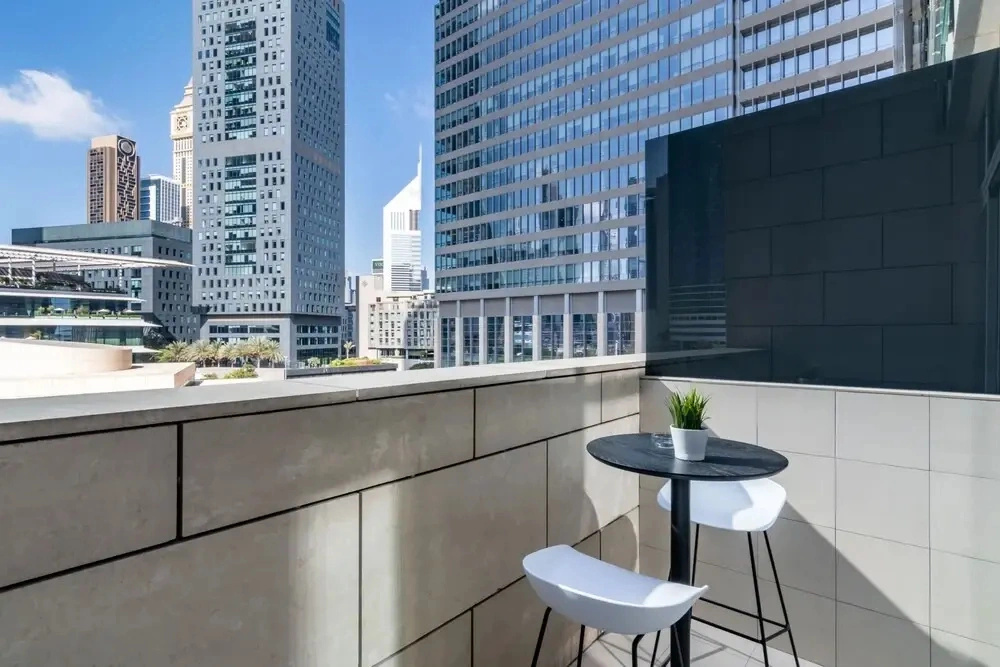 Silkhaus Modern Balcony Over Difc Studio Pool