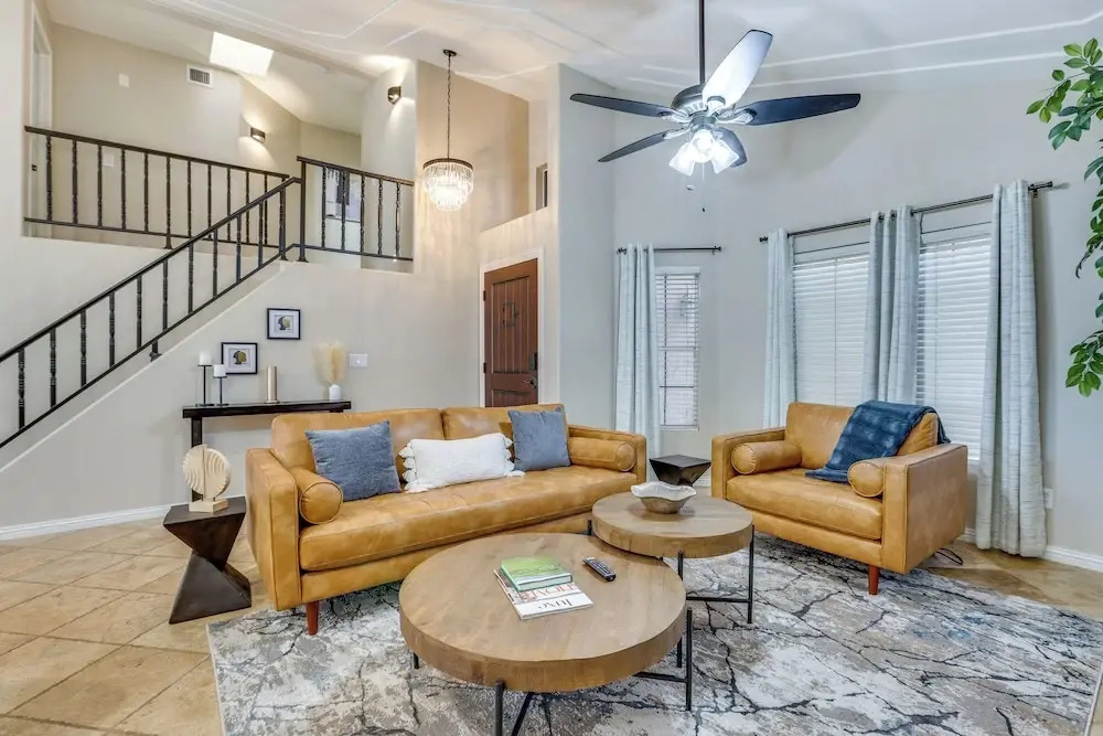 Pool, Golf Course Views: Desert Oasis in Glendale