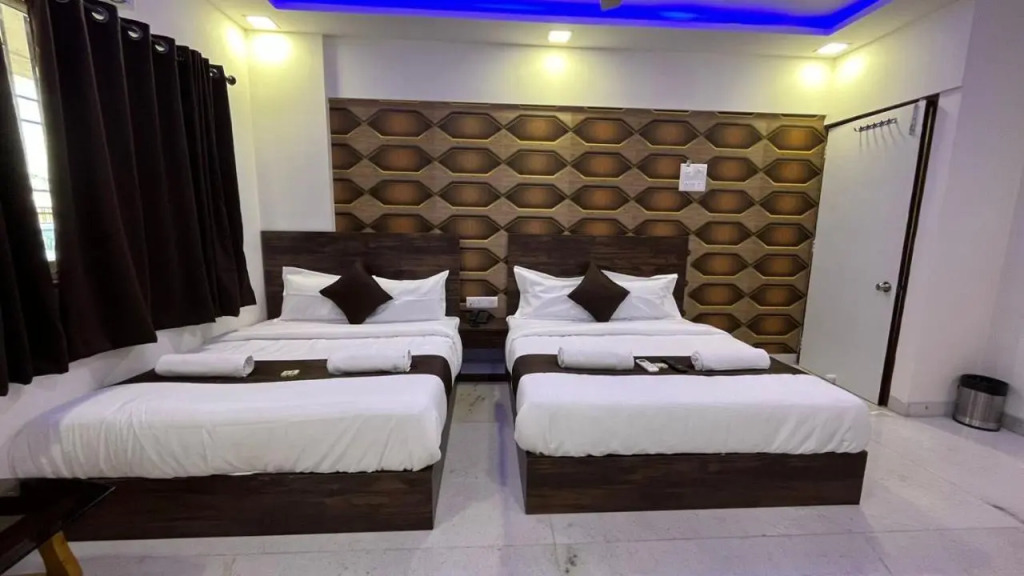 Hotel Plaza Rooms - Prabhadevi Dadar