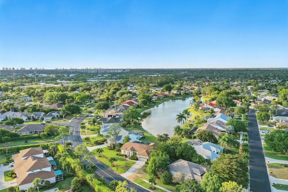 Private Pool, Pond Views, & Bonus Lounge in Gated Naples Community Drive to Dining & Sand