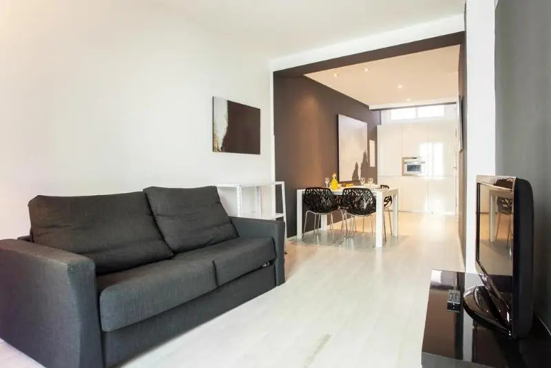 AinB Gothic Cathedral Apartments