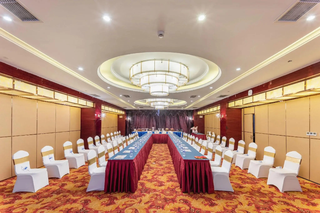 Jiangshan Hotel