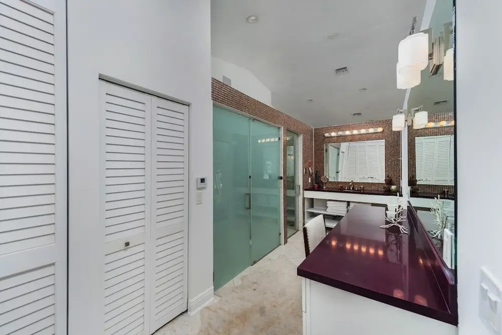 Villa Hashmi Luxury 5BD & 5BA Retreat on North Bay Island