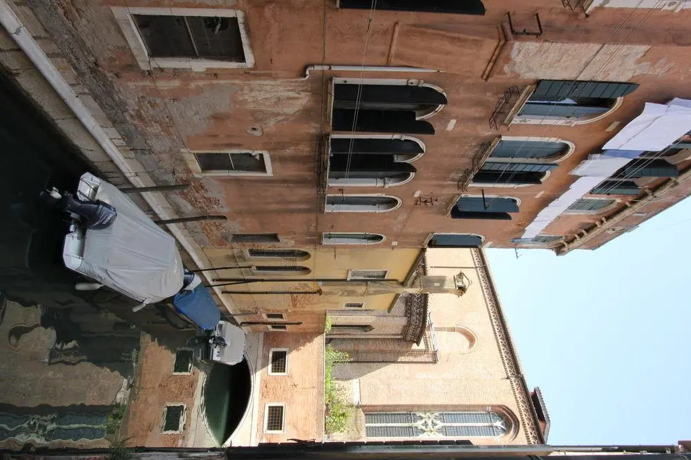 Faville - Rialto Apartments