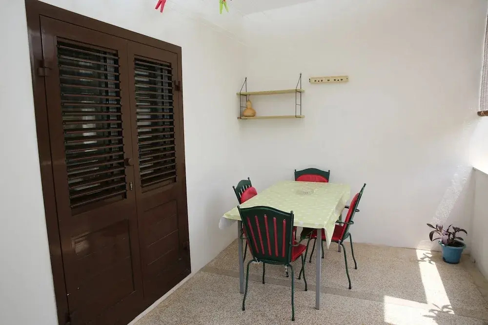 Araz - Parking and Barbecue - A1
