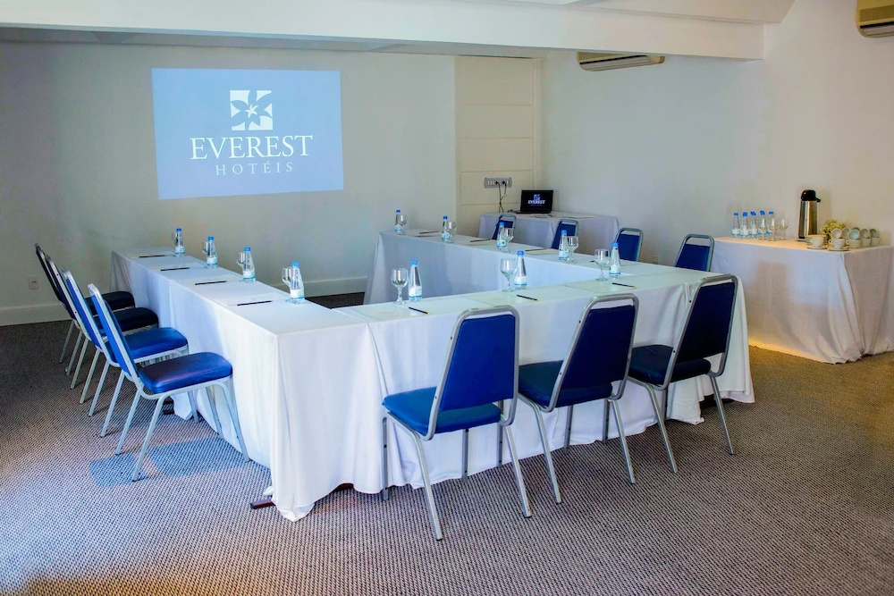 Everest Porto Alegre Hotel