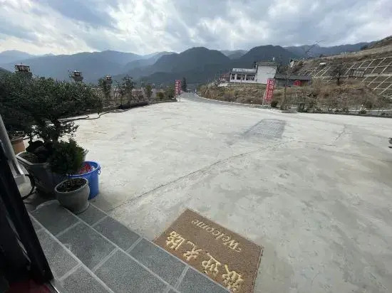 Upper Tekking Route Starting Point Family House
