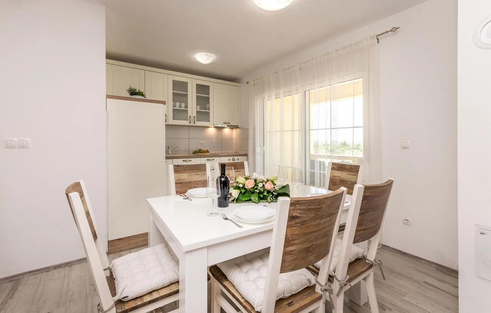 Nice Home in Ninski Stanovi With 4 Bedrooms and Wifi