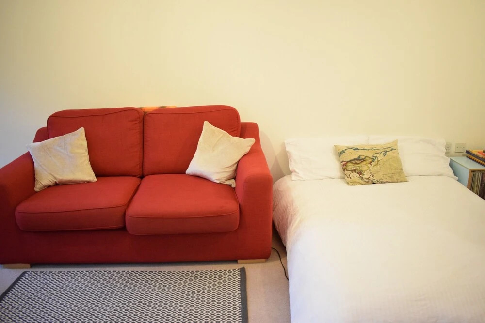 Clean Bright Apartment 7 mins from Central London