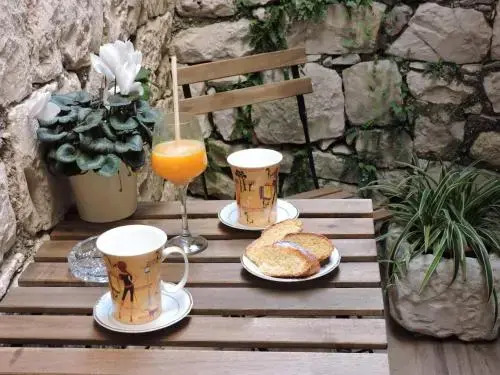 Old town Villa TROGIR STARS with free parking