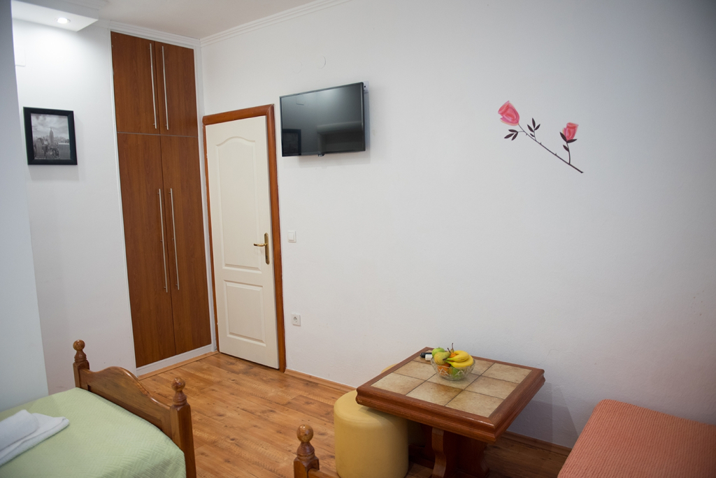 Room Robi - 50m from beach R3 Podstrana, Riviera Split