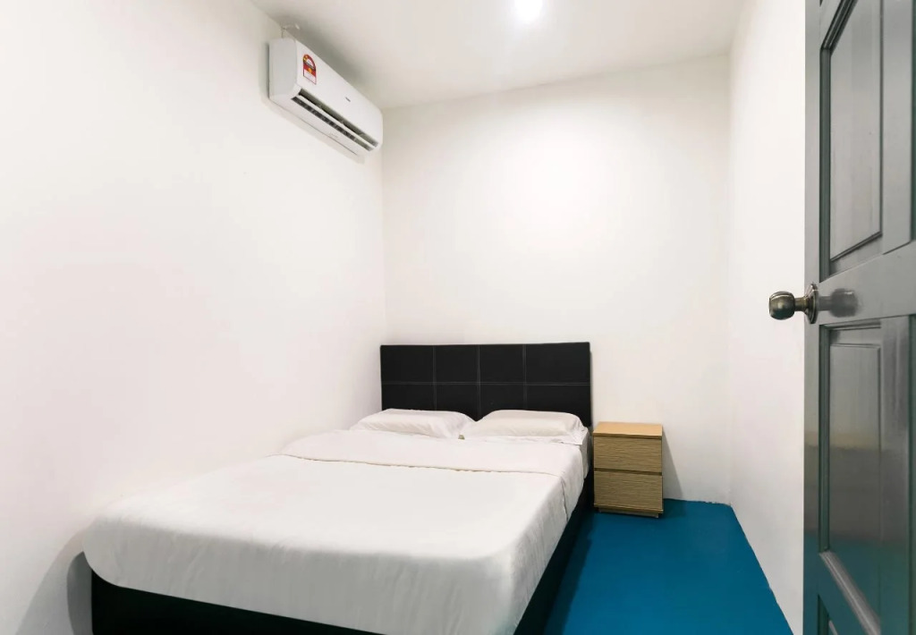 Capsule Inn